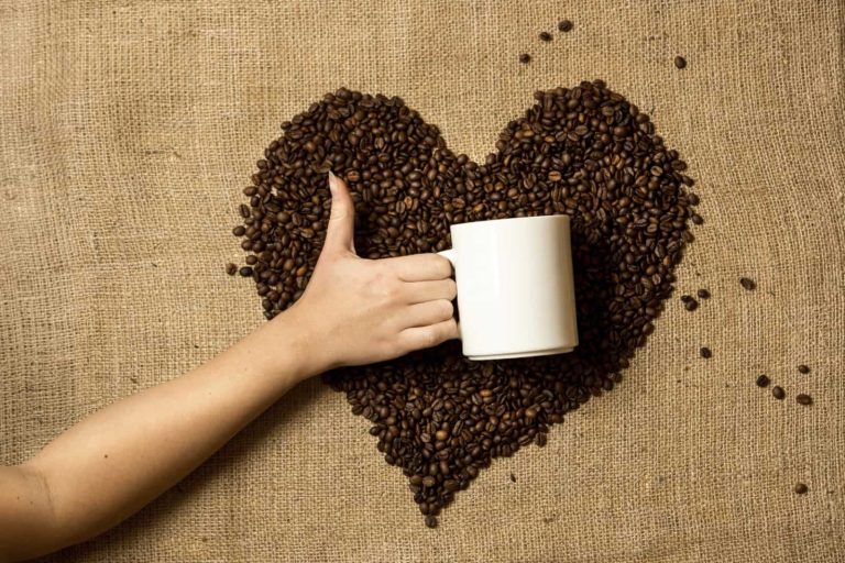 ĐIỀU GÌ XẢY RA VỚI CƠ THỂ KHI BẠN UỐNG CÀ PHÊ MỖI NGÀY?